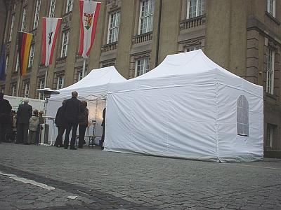 Rathaus Sch&ouml;neberg B&uuml;cherbus Einweihungsfeier