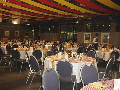 Abschlussgala Banketttische und St&uuml;hle