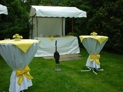 Gartenparty Marktstände Stehtisch Stretchhussen