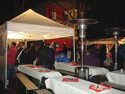 Immobilien Pr&auml;sentation Baldachin Biertischgarnituren Heizstrahler